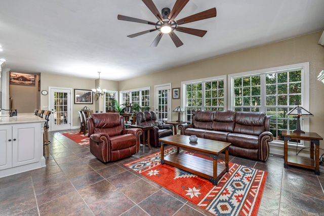 93 Cifuentes Way, Hot Springs Village, AR 71909