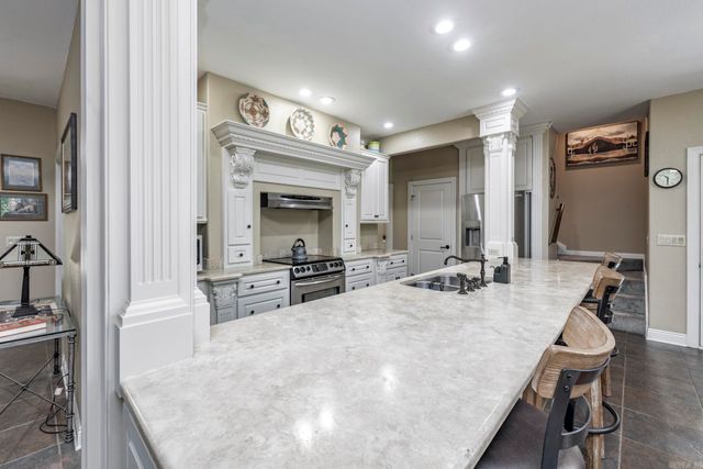 93 Cifuentes Way, Hot Springs Village, AR 71909