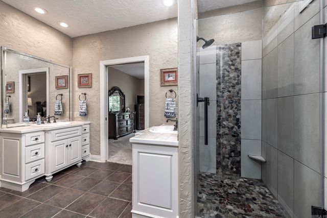 93 Cifuentes Way, Hot Springs Village, AR 71909