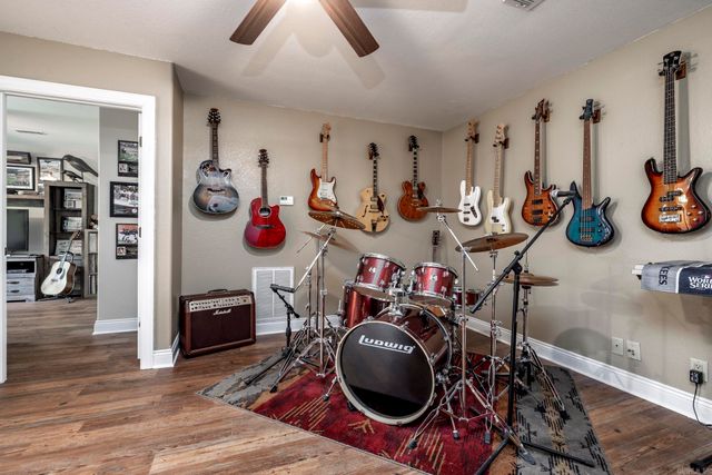 93 Cifuentes Way, Hot Springs Village, AR 71909