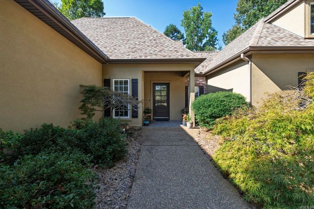 93 Cifuentes Way, Hot Springs Village, AR 71909