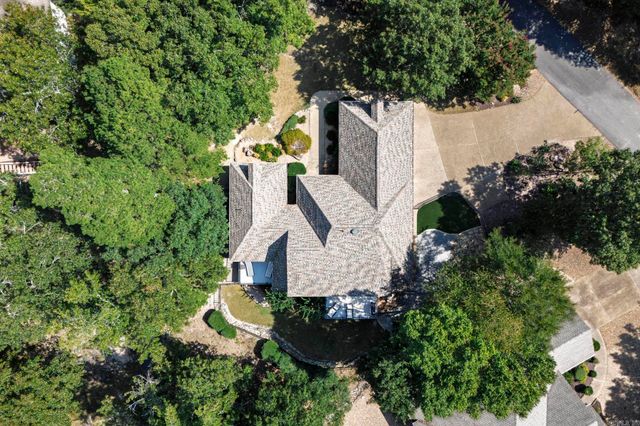 93 Cifuentes Way, Hot Springs Village, AR 71909