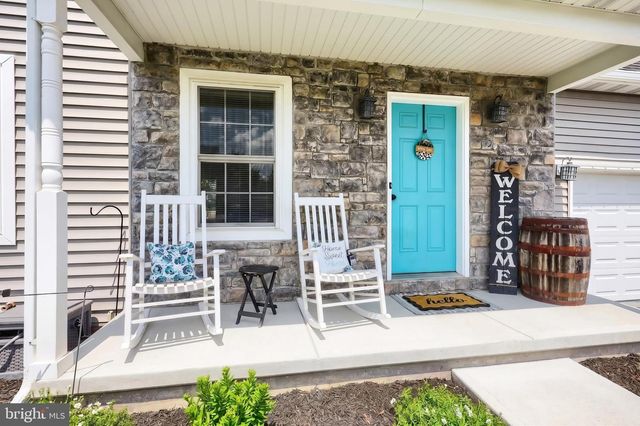 35 RYAN LN, Mount Wolf, PA 17347