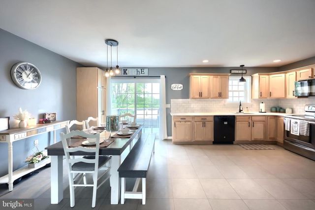 35 RYAN LN, Mount Wolf, PA 17347