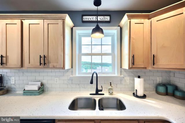 35 RYAN LN, Mount Wolf, PA 17347