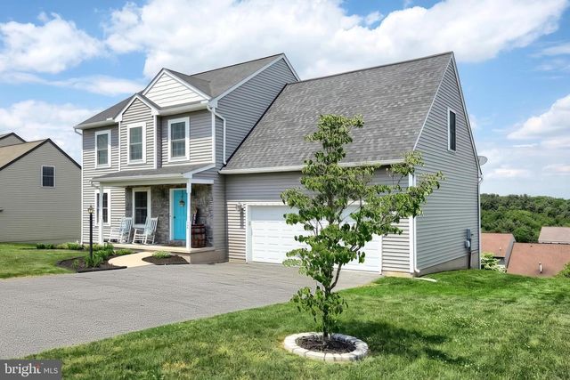 35 RYAN LN, Mount Wolf, PA 17347