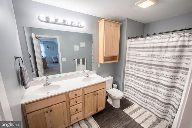 35 RYAN LN, Mount Wolf, PA 17347