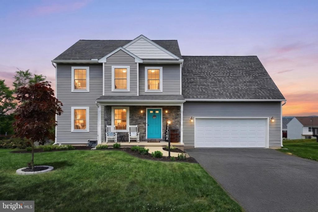 35 RYAN LN, Mount Wolf, PA 17347