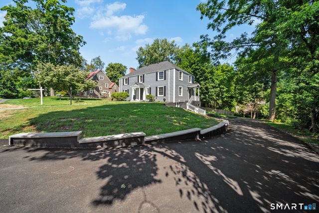 38 Roberts Lane, West Hartford, CT 06107