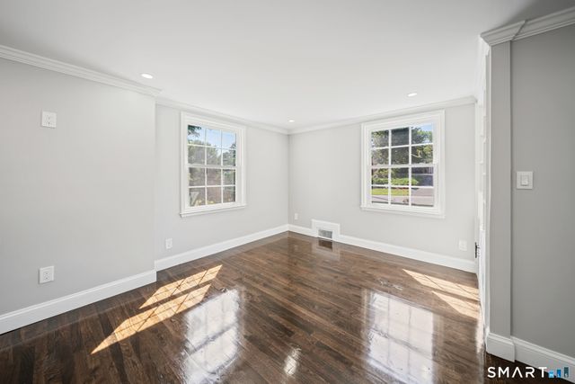 38 Roberts Lane, West Hartford, CT 06107