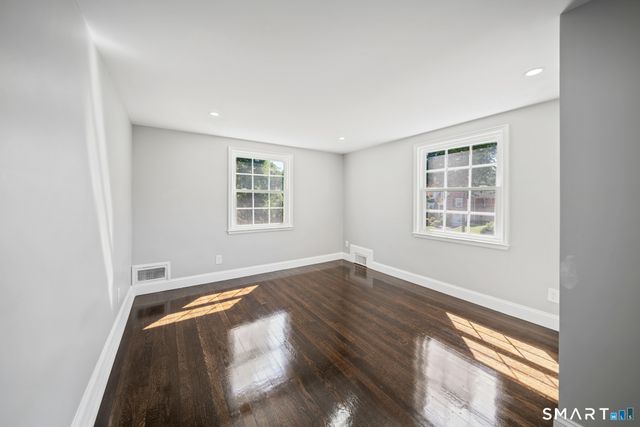 38 Roberts Lane, West Hartford, CT 06107