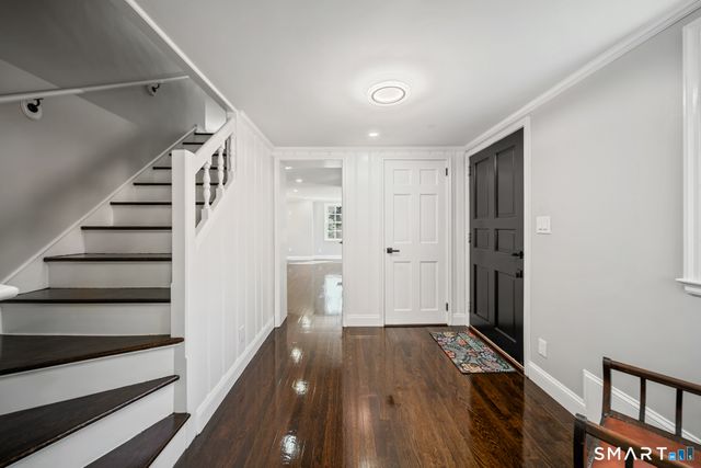 38 Roberts Lane, West Hartford, CT 06107