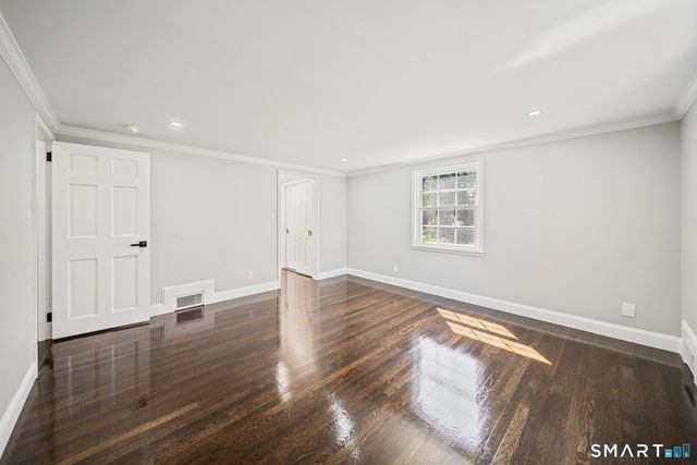38 Roberts Lane, West Hartford, CT 06107