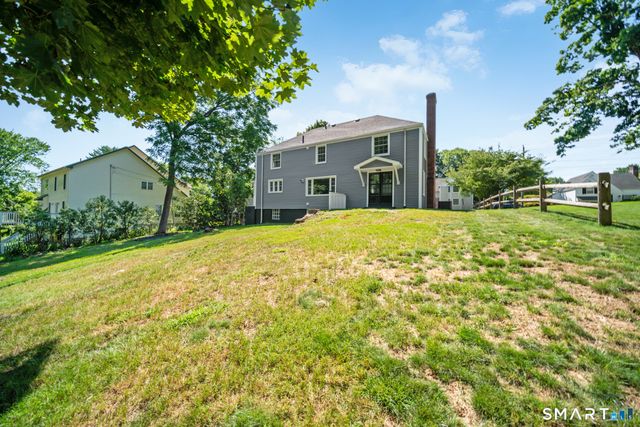 38 Roberts Lane, West Hartford, CT 06107