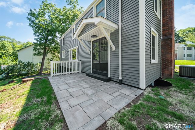 38 Roberts Lane, West Hartford, CT 06107