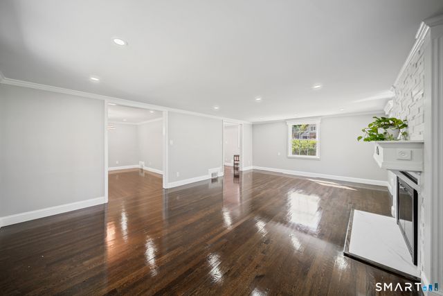 38 Roberts Lane, West Hartford, CT 06107