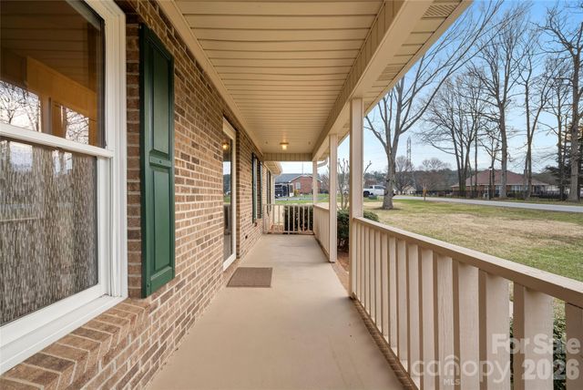 1808 Cameron Heights Circle, Denver, NC 28037