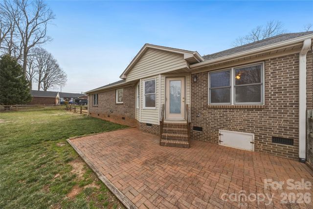 1808 Cameron Heights Circle, Denver, NC 28037