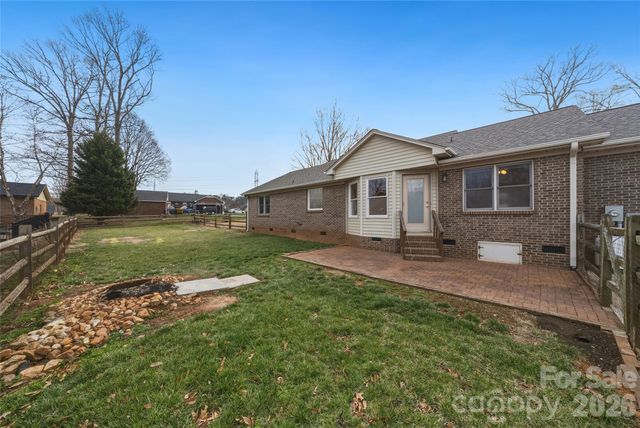 1808 Cameron Heights Circle, Denver, NC 28037