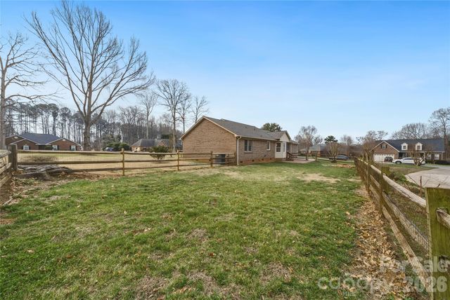 1808 Cameron Heights Circle, Denver, NC 28037