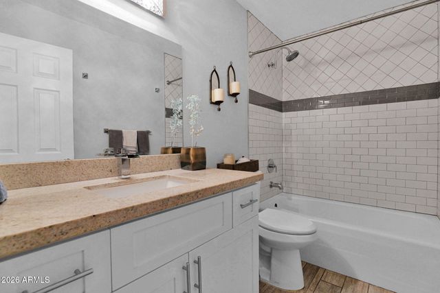 7502 N 10TH Street, Phoenix, AZ 85020