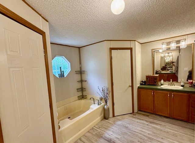 42 Paradise Hills Ln, Lebanon, TN 37090