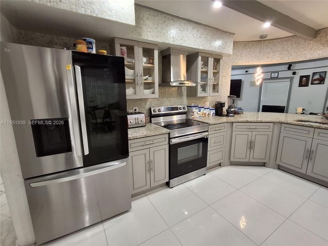 4511 Queen Palm Ln, Tamarac, FL 33319