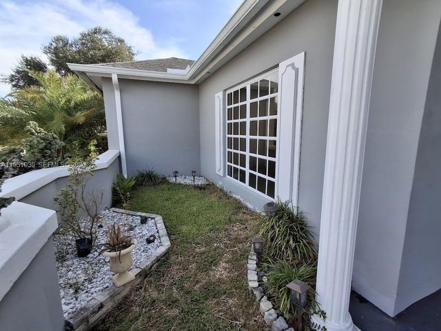 4511 Queen Palm Ln, Tamarac, FL 33319