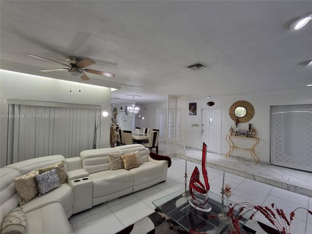 4511 Queen Palm Ln, Tamarac, FL 33319