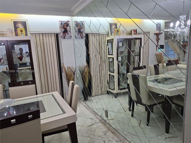 4511 Queen Palm Ln, Tamarac, FL 33319