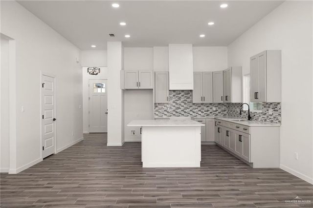 6108 N Rayo Del Sol Street, Edinburg, TX 78542