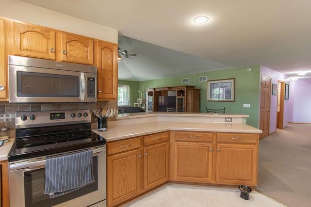 2425 11th PLACE #1002, Kenosha, WI 53140