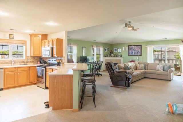 2425 11th PLACE #1002, Kenosha, WI 53140