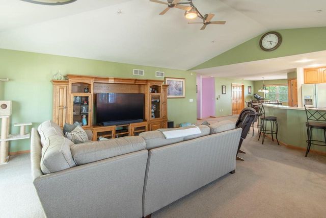 2425 11th PLACE #1002, Kenosha, WI 53140