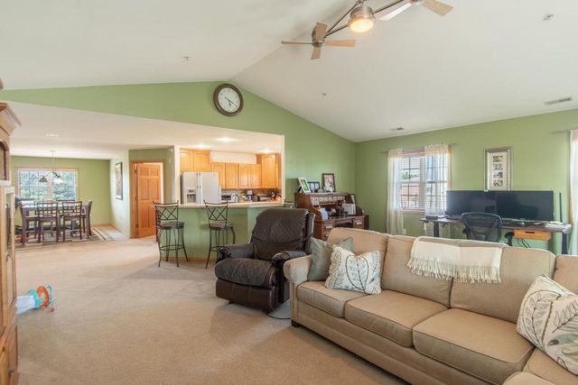 2425 11th PLACE #1002, Kenosha, WI 53140