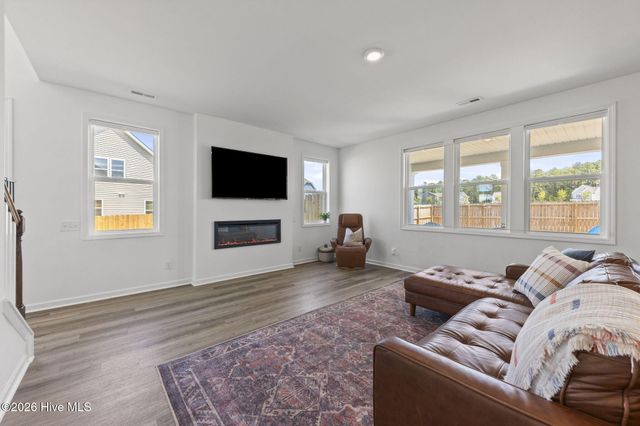 362 Summer Wind Way, Aberdeen, NC 28315