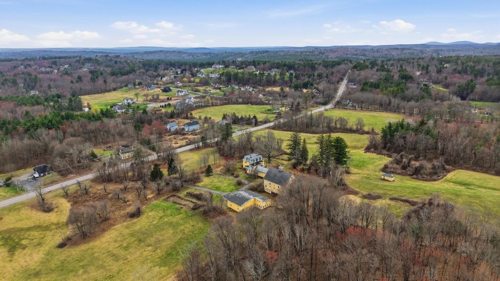 117 New Boston Road, Bedford, NH 03110