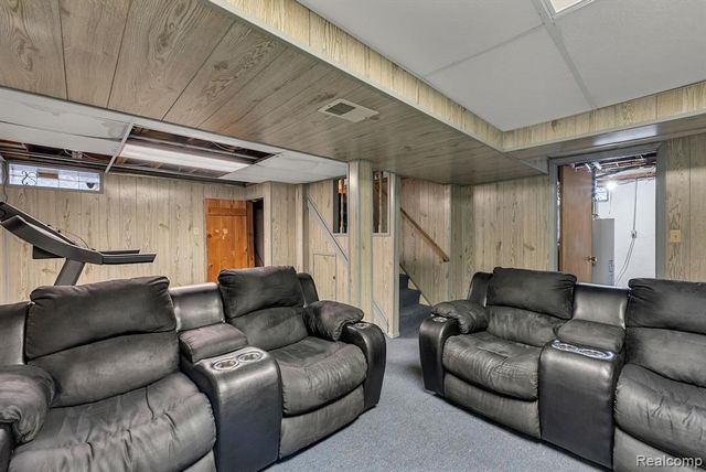 1133 Mill Street, Lincoln Park, MI 48146