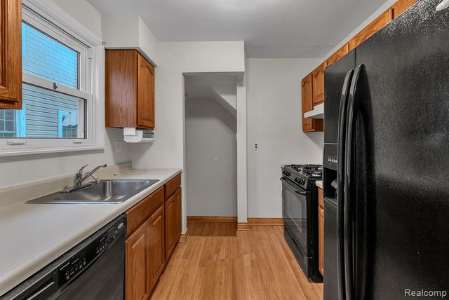 1133 Mill Street, Lincoln Park, MI 48146