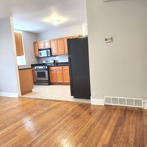 3015 W Armitage Avenue 2E, Chicago, IL 60647