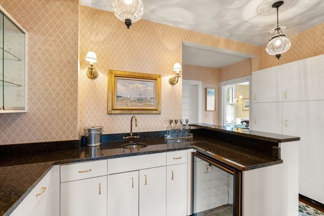 800 High St., Dedham, MA 02026