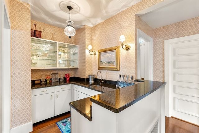 800 High St., Dedham, MA 02026