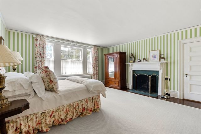 800 High St., Dedham, MA 02026