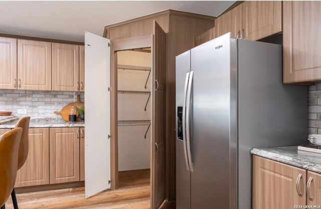 4908 WATERWOOD PASS DR, Elmendorf, TX 78112