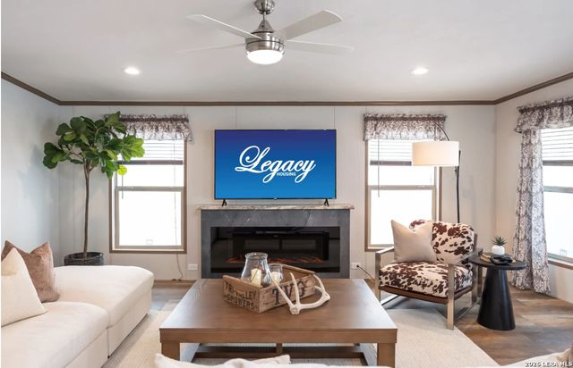 4908 WATERWOOD PASS DR, Elmendorf, TX 78112