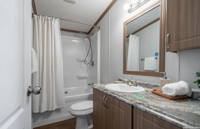 4908 WATERWOOD PASS DR, Elmendorf, TX 78112