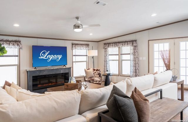 4908 WATERWOOD PASS DR, Elmendorf, TX 78112