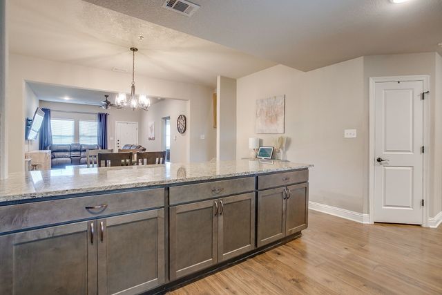 464 Pine Street, Burleson, TX 76028