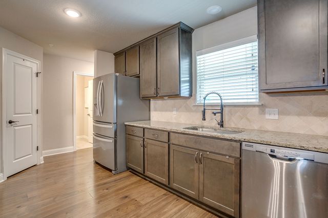 464 Pine Street, Burleson, TX 76028