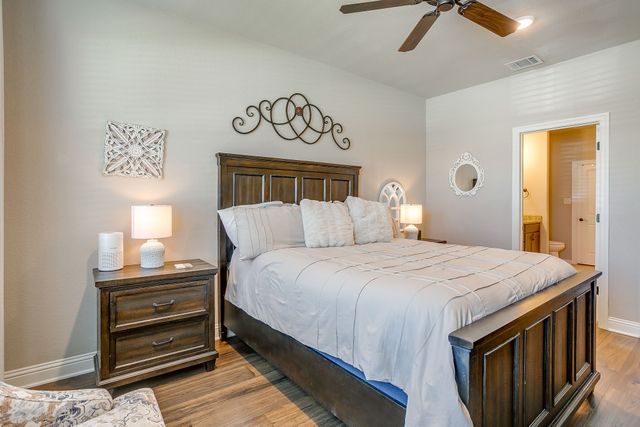 464 Pine Street, Burleson, TX 76028
